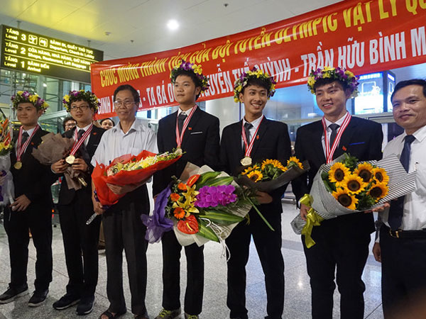 5 học sinh đoạt huy chương Olympic nhập học ĐH Bách khoa Hà Nội