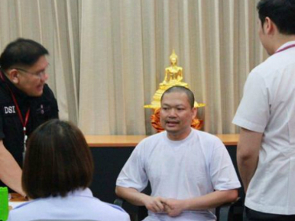 Góc tối đằng sau vụ nhà sư ăn chơi khét tiếng ở Thái Lan