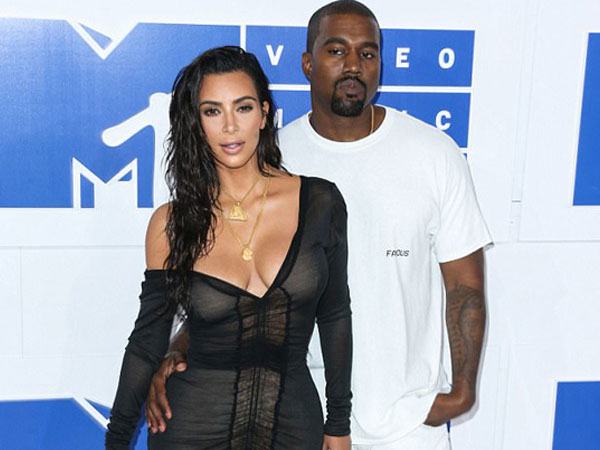Kim Kardashian có con thứ ba vào tháng 1 năm tới
