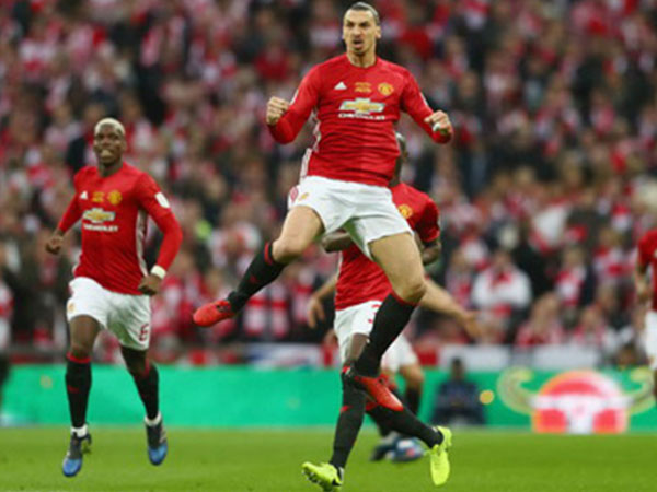 Mourinho ám chỉ việc Zlatan Ibrahimovic sẽ trở lại M.U