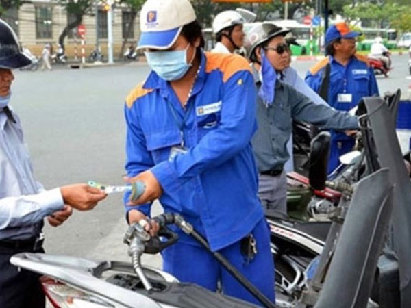 Từ ngày 1-8 có thể thanh toán tiền xăng bằng thẻ ATM