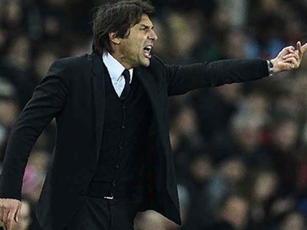 Bí quyết kiểm soát phòng thay đồ Chelsea của Conte