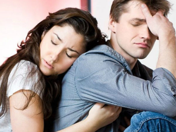 Tôi chẳng thể buông tay bạn gái dù gia đình chê bai em hết lời