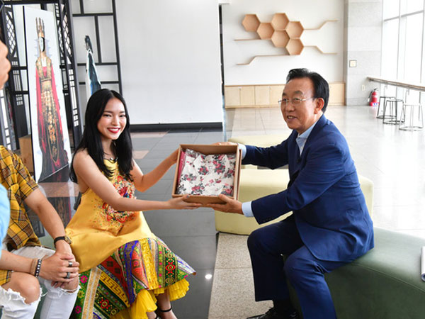 Xinh đẹp và tài năng, Châu Bùi vừa trở thành đại sứ du lịch của vùng Gyeongsangbuk-do (Hàn Quốc)
