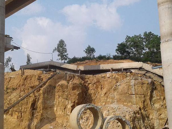 Gãy dầm cầu đường cao tốc Hạ Long - Vân Đồn