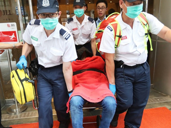 Nuốt 9 viên kim cương, tên cướp nhập viện ở Hong Kong