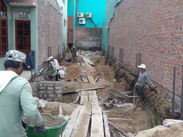 Kon Tum: Đào móng nhà phát hiện 7 bộ hài cốt