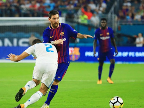 Messi độc diễn siêu phẩm, Barca hạ đẹp Real trên đất Mỹ