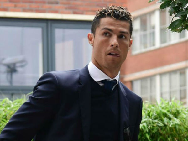 Cristiano Ronaldo trình diện tòa án Madrid