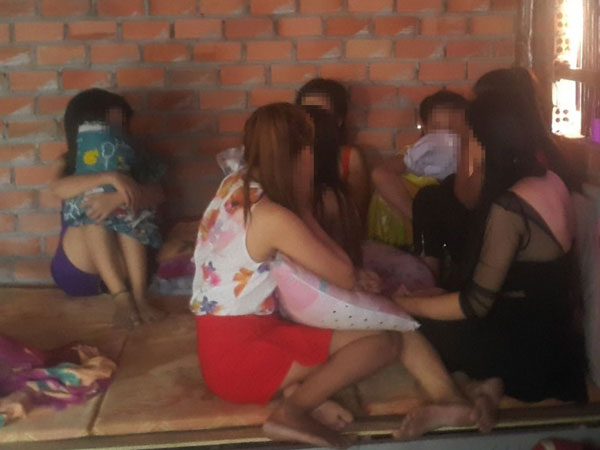 Hàng chục cô gái bị lừa vào “tổ quỷ” ở Đồng Nai
