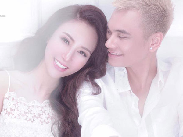 Hé lộ ảnh cưới ngọt ngào đầu tiên của Khắc Việt và bạn gái DJ 9X
