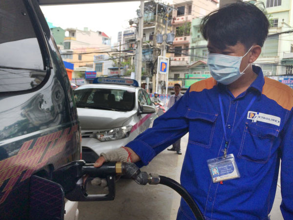 Xe chuẩn Euro 4, xăng chuẩn Euro 2, người dùng trầy trật
