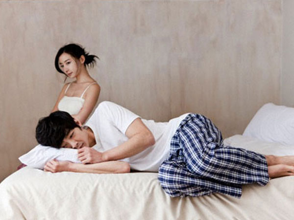 Giao nộp hết lương, thưởng cho vợ mà vẫn bị đay nghiến đến đau lòng