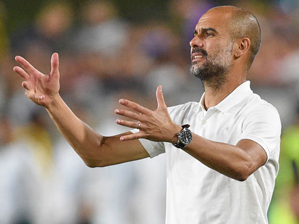 Guardiola giận điên với sếp lớn Man City