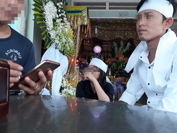 Mối tình 10 năm và nỗi đau của chàng trai thấy vợ sắp cưới tử vong do ô tô mở cửa bất cẩn