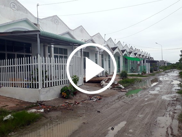 Video Đầu tư hàng chục tỷ đồng xây dựng 43 căn nhà rồi bỏ hoang