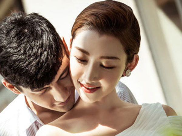 Chồng công tác xa, vợ trẻ tìm đến tình cũ vì cô đơn