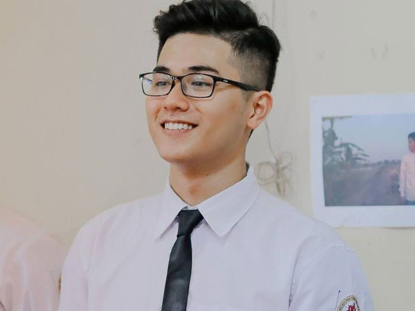 "Con nhà người ta" đích thực là đây: Thủ khoa ĐH Y lại còn cực kì đẹp trai!