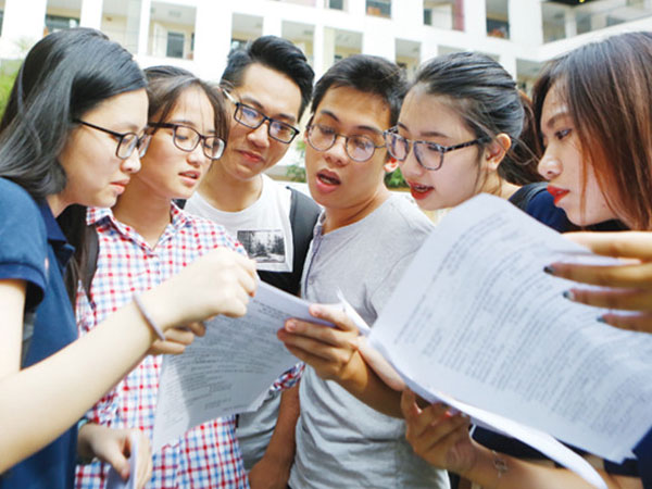 Trường y trong cơn biến động điểm chuẩn "cao chưa từng thấy"