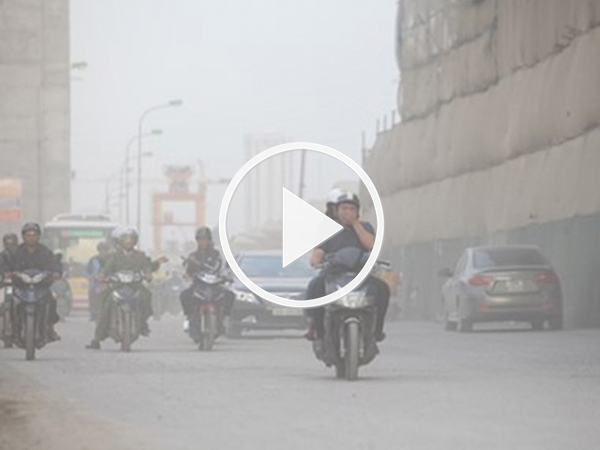 Video Người dân Hà Nội bức xúc về tình trạng ô nhiễm khói bụi