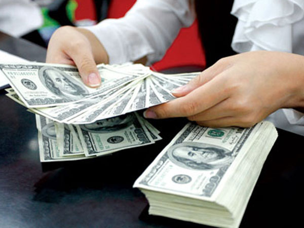 Có nên gửi USD khi lãi suất 0%?