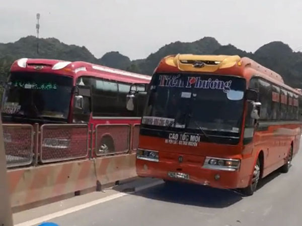 Phạt xe ô tô chạy ngược chiều 1 triệu: Mạng người quá rẻ?