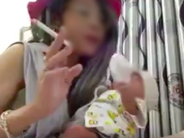 Nhìn Bella thản nhiên phả khói thuốc lá vào mặt con trai thì không chỉ phẫn nộ, ai cũng lo lắng cho số phận đứa bé!