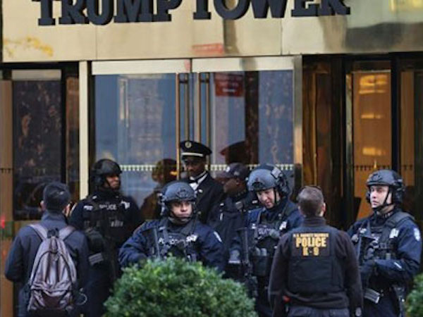 Mật vụ Mỹ phải rời Tháp Trump do tranh chấp tiền thuê nhà