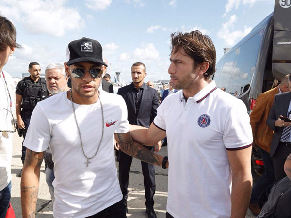 Neymar đã tới Paris, chuẩn bị cho lễ ra mắt lớn nhất lịch sử PSG
