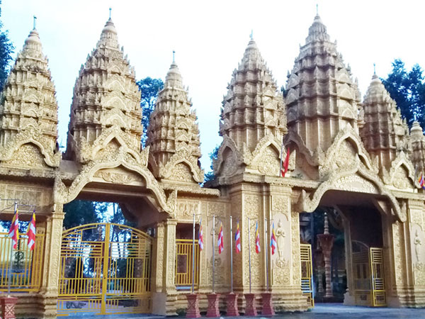 Ông Trầm Bê chi hàng trăm tỷ xây dinh thự và chùa vàng ở Trà Vinh