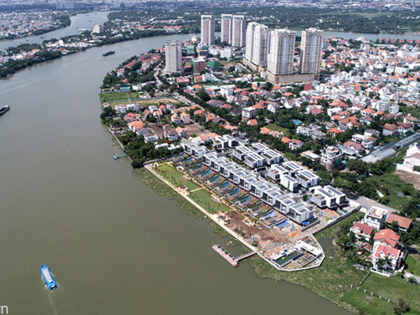 Cưỡng chế dự án biệt thự trăm tỷ lấn sông Sài Gòn