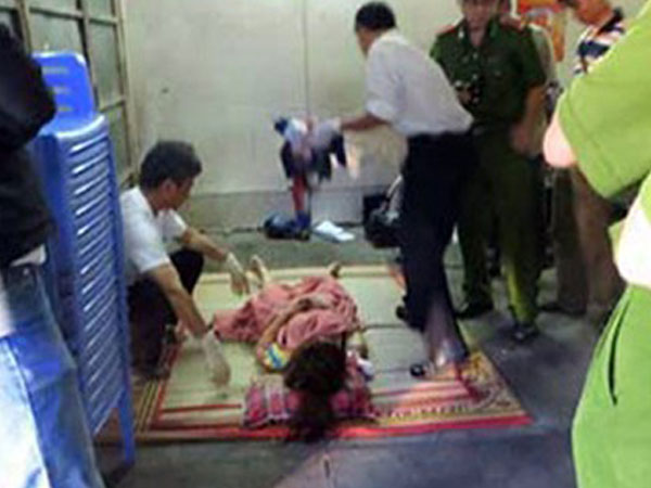 Khánh Hòa: Nghi án mẹ cho con 2 tuổi uống thuốc diệt cỏ rồi cùng tự vẫn