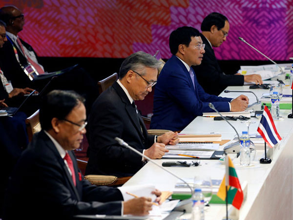Trung Quốc và ASEAN thông qua dự thảo khung COC