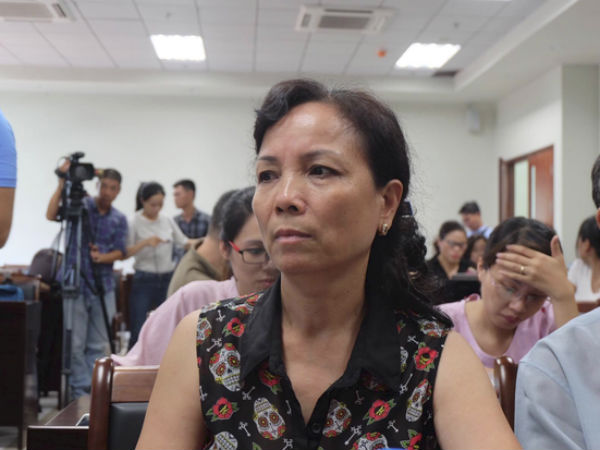 Bà ngoại bé trai bị bạo hành nguy kịch: "Tôi rất đau xót, mong công an trừng trị kẻ đánh cháu tôi"