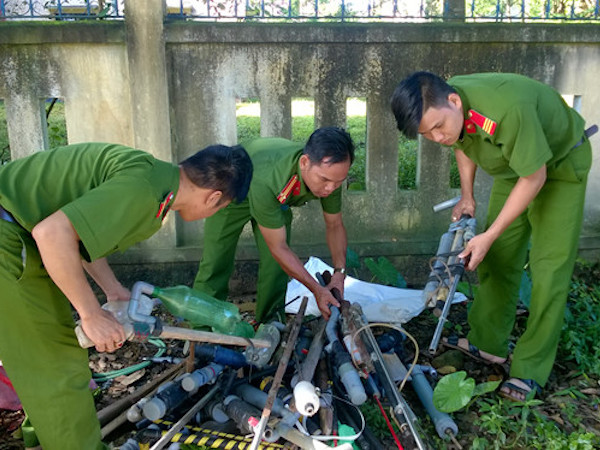 Hàng chục khẩu súng tự chế được tịch thu và tiêu hủy