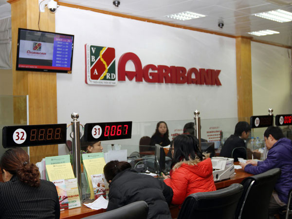 Hết thời ưu tiên "con ông cháu cha", Agribank bất ngờ công bố tuyển thẳng sinh viên loại giỏi