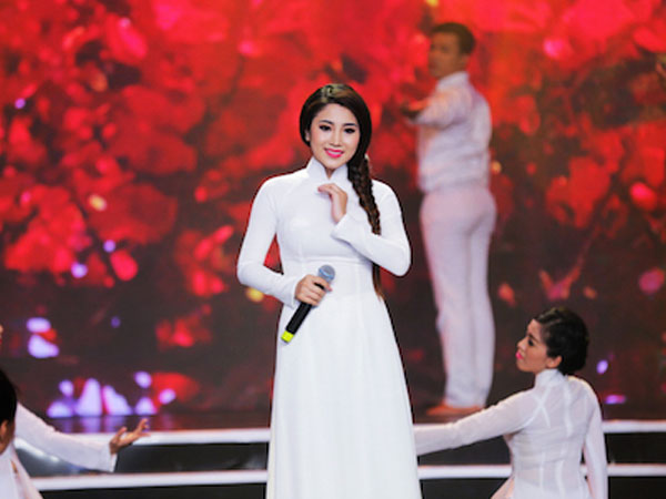Khoảng 15.000 thí sinh đổ về Sài Gòn thi hát Bolero