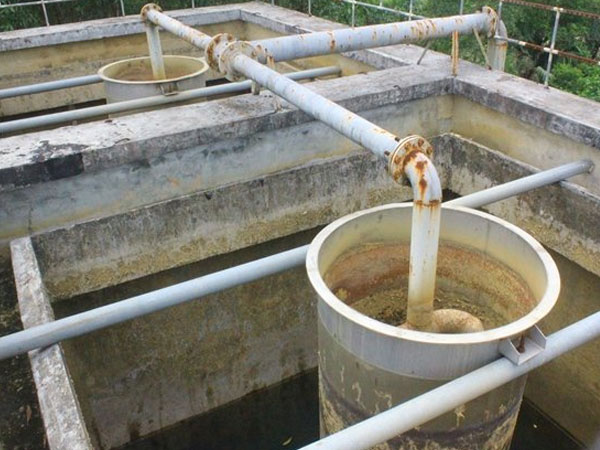 Xã trả lại tỉnh nhà máy nước gần 20 tỷ rỉ sét, trơ đáy