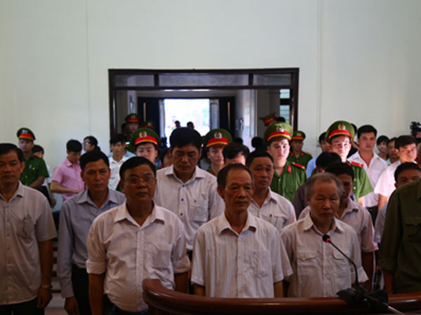 14 cựu cán bộ bị cáo buộc "xẻ thịt" đất công ở Đồng Tâm suốt 19 năm