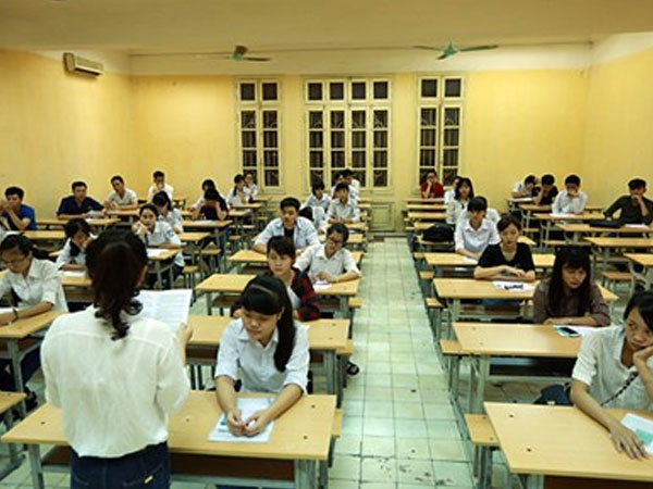 Bộ GDĐT lên tiếng thanh minh điểm chuẩn sư phạm thấp