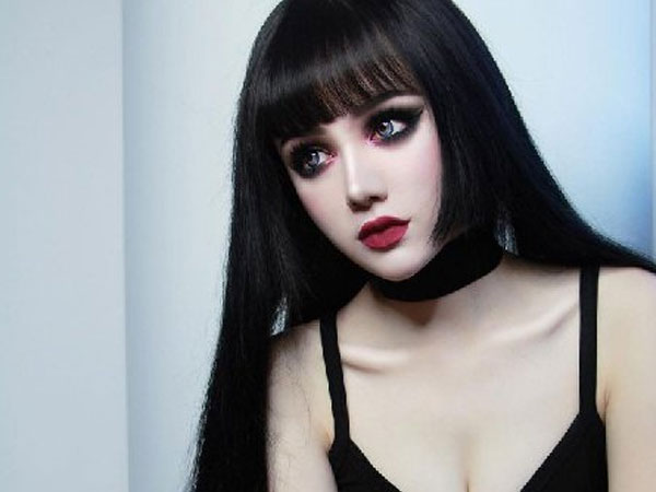 "Chết mê" vì gương mặt đẹp tựa búp bê của hot girl Trung Quốc