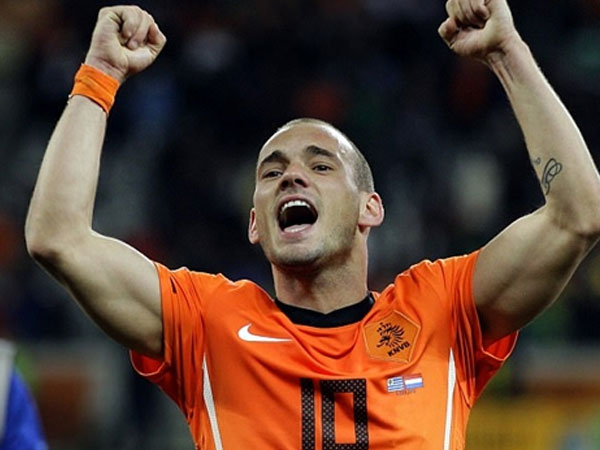 Sneijder gia nhập Nice dưới dạng tự do