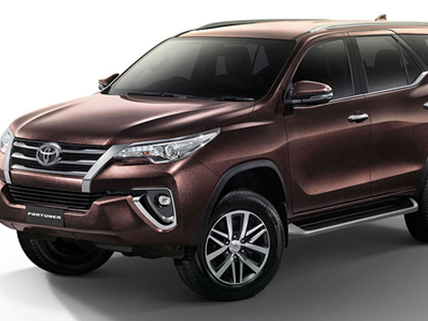 Toyota Fortuner mới bỏ phanh tang trống, giá từ 37.300 USD