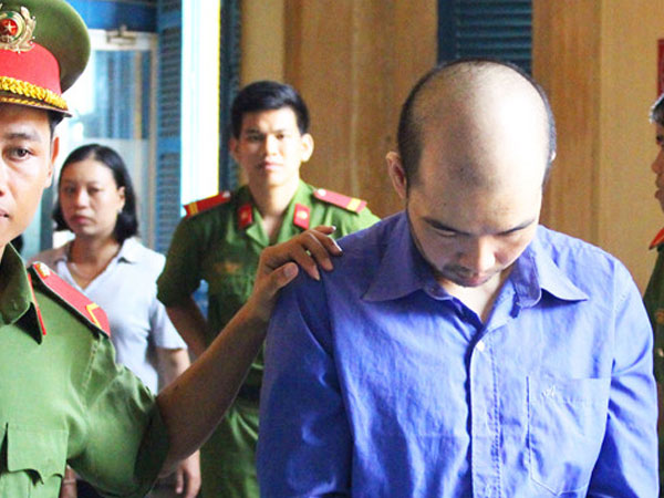Y án chung thân hung thủ người Malaysia đâm chết bạn ở Sài Gòn