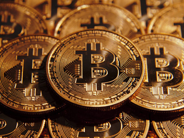 Giá tiền ảo Bitcoin đã cao gấp gần 3 lần giá vàng