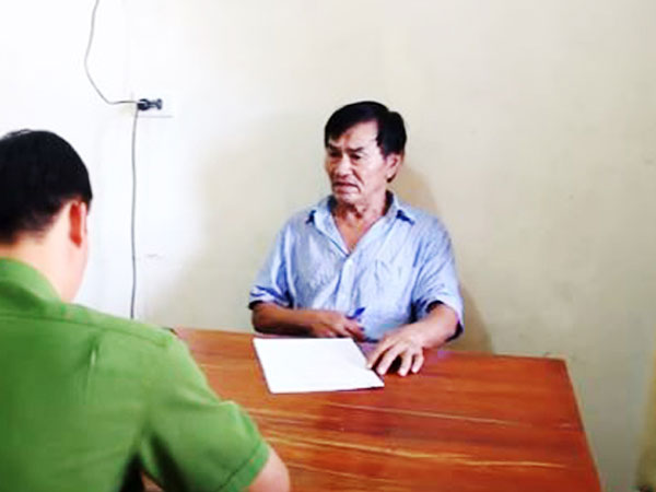 Gửi bác họ trông, bé gái bị xâm hại nhiều lần
