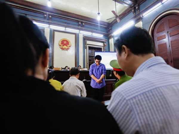 Nam sinh giết bạn bỏ thùng xốp ở chung cư Hà Đô lĩnh 12 năm tù