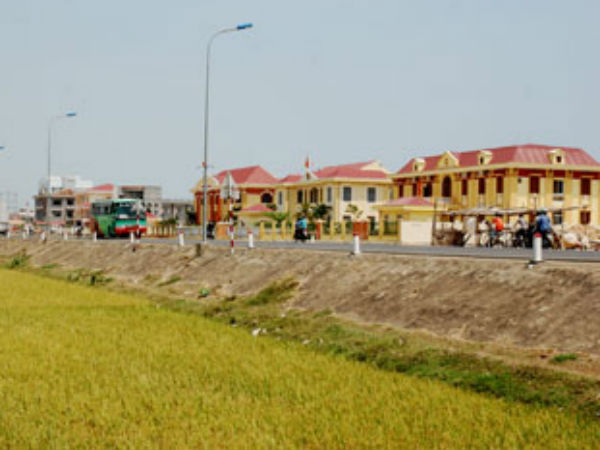 Phú Yên: Nợ nần chồng chất, Phó Chủ tịch thị trấn bỏ trốn