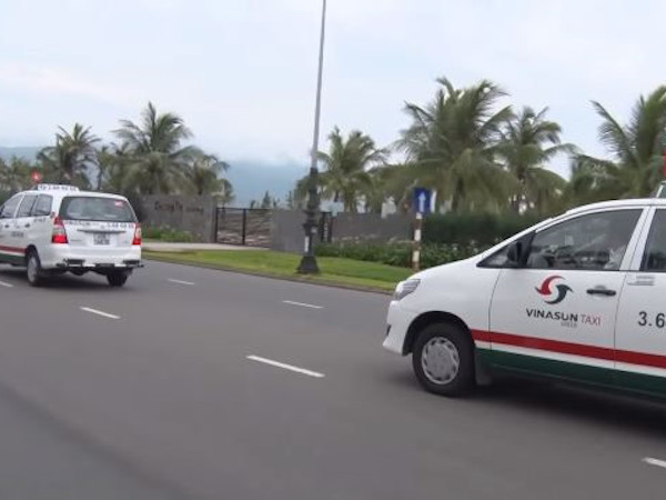 Tài xế taxi ở Đà Nẵng nhặt được tài sản 1 tỉ đồng trả lại cho khách