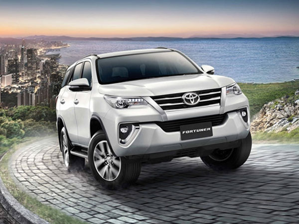 Toyota Fortuner 2.4V 4WD có giá bán 45.000 USD ở Thái Lan